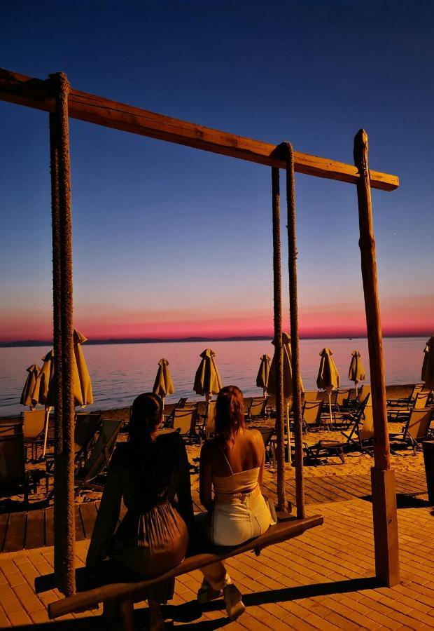 Hotel Golden Sun Néa Meságkala エクステリア 写真